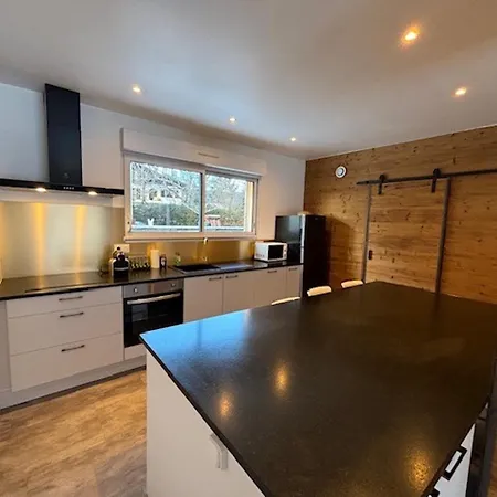 Duplex Le Red Cedar Avec Terrasse Et Jardin アパート