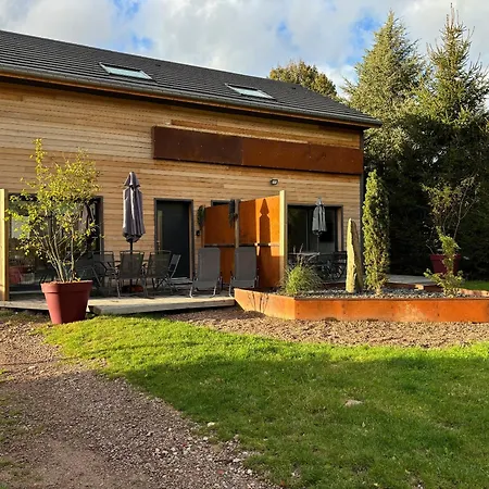 Duplex Le Red Cedar Avec Terrasse Et Jardin アパート ジェラールメ